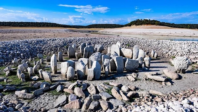 A Glimpse of Spain’s Stonehenge: The Imposing Dolmen of Guadalperal