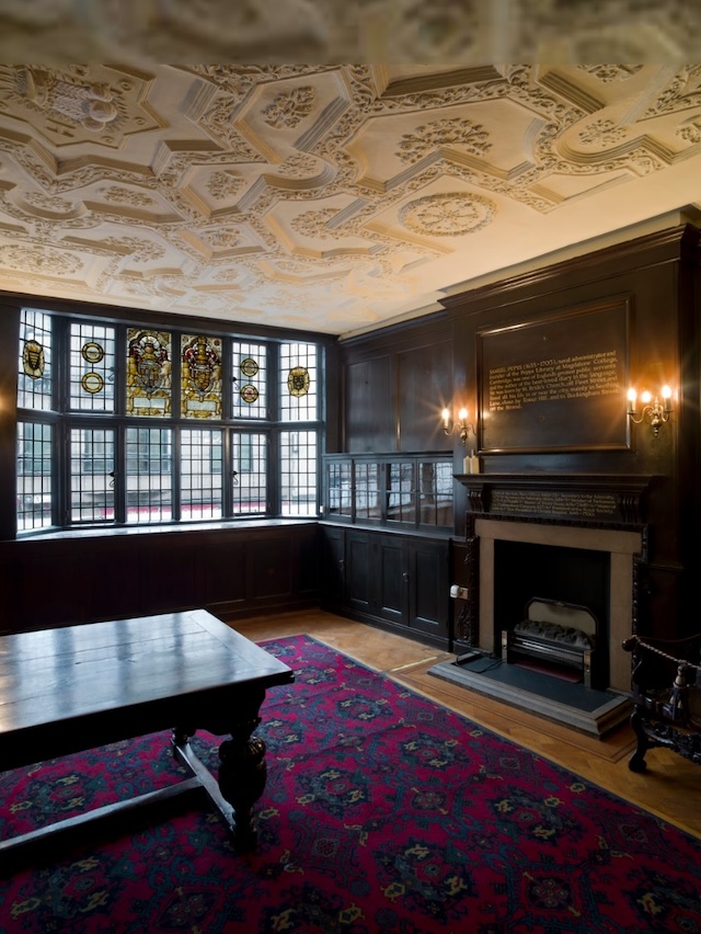 The building’s upper floors offer a glimpse into London’s rich past, dating back over 400 years.