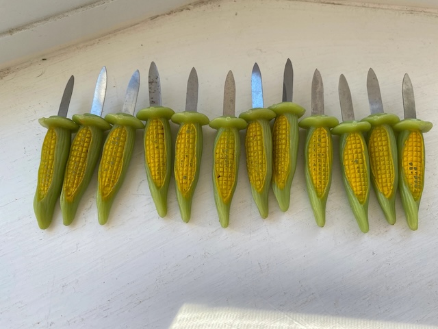 How Corn Holders Worked: A Simple Yet Effective Design