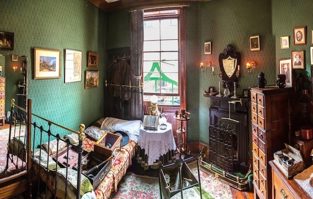 Holmes’ Bedroom