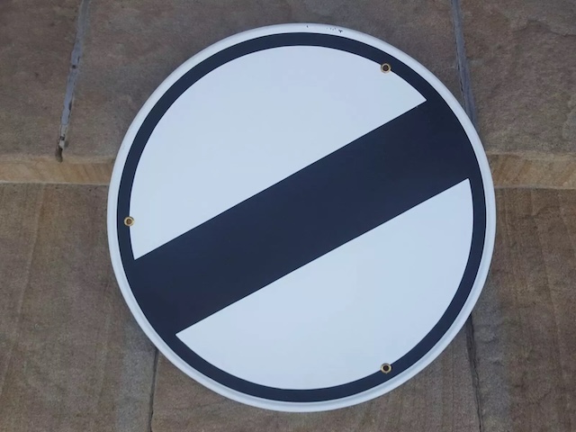 Often overlooked, this sign plays a crucial role in road safety. Do you recognize it?