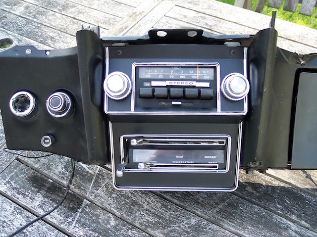 Once the heart of every Mustang’s dashboard – the classic Ford radio!