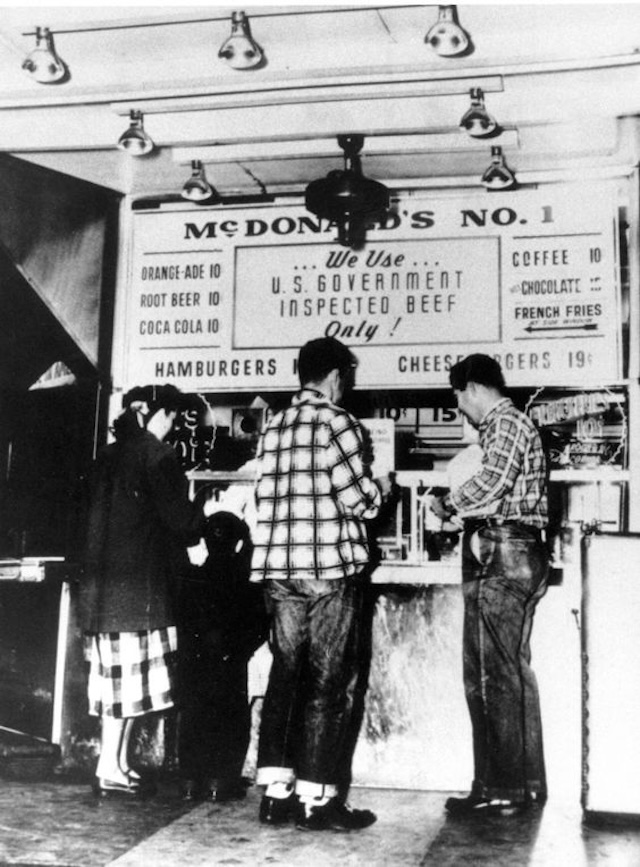 Customers lining up at McDonald’s original restaurant, where the focus was on speed and affordability. Simple menus and low prices were key to its early success