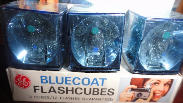 A set of GE Bluecoat Flash Cubes, neatly packed and ready to brighten a series of special photographic moments, no batteries needed