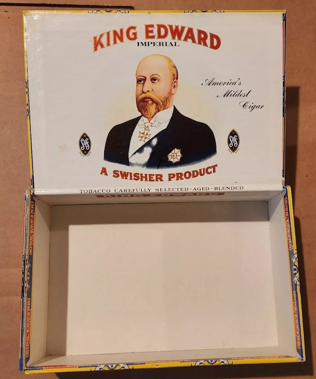 A classic Swisher product, the inside of this box features a portrait of King Edward VII, tying history and branding together