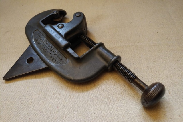 The vintage design of this tool, with its cast iron body, has stood the test of time, still admired by collectors today