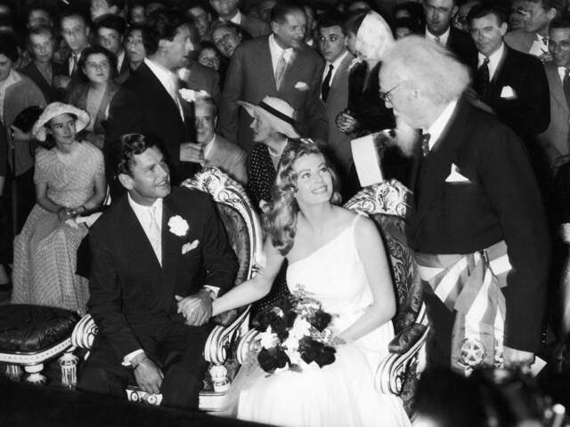 In 1956, she married British actor Anthony Steel, but the marriage was troubled