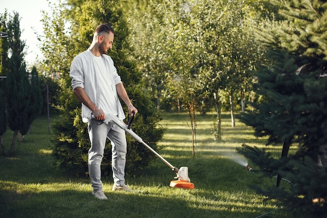 In a world where relationships can become complicated, this man is setting an example of co-parenting by helping out his ex-wife with a simple lawn mowing