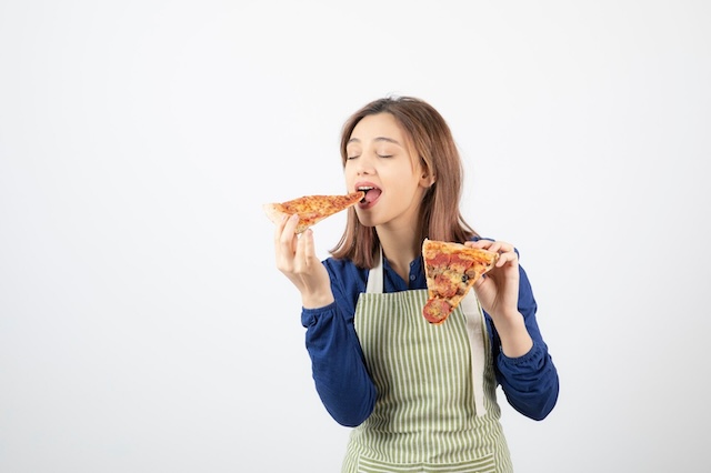 When math meets pizza! Can you figure out how long it takes to eat 2.5 pizzas?