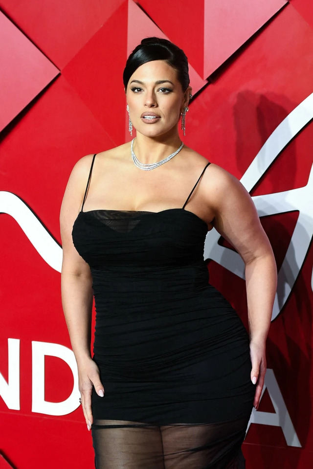 Ashley Graham: A celebration of body positivity wrapped in a flawless couture ensemble.