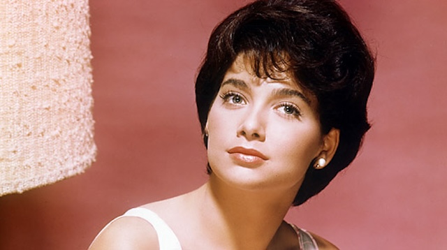 Initially, Suzanne Pleshette was the first choice to play Catwoman in Batman (1966)