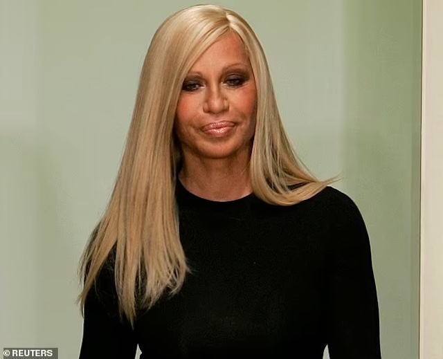 Strutting her stuff on the runway at Fashion Week, Donatella’s appearance is a testament to her iconic status in the fashion world