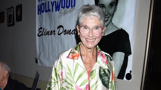 At 86, Donahue still lights up the room with her classic charm, attending an event with a wide smile and a graceful presence