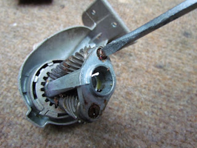 Another close-up of the internal gear assembly, illustrating the durability of this classic pencil sharpener