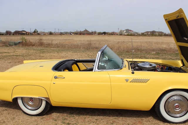 Side view of the Ford Thunderbird