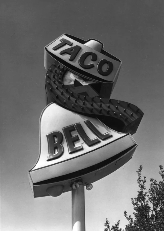 A vintage Taco Bell sign from the 1980s, symbolizing the iconic branding that helped solidify Taco Bell’s place in fast food history.