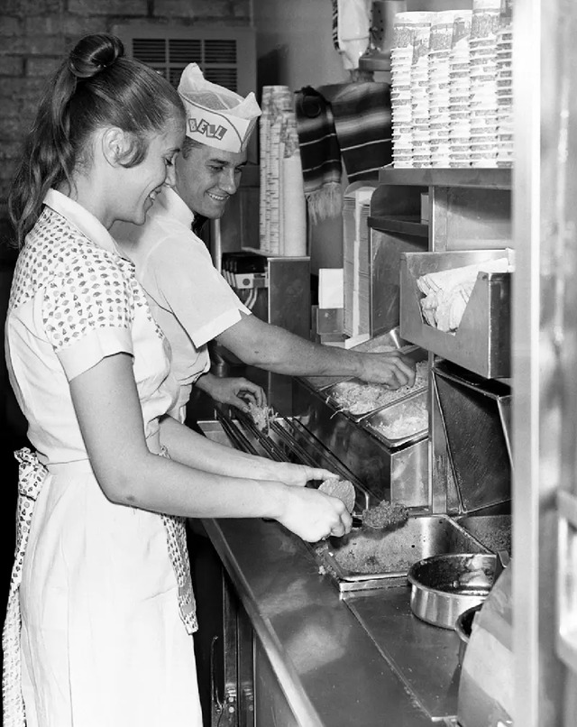 In 1970, Taco Bell made a major leap by going public, with 325 locations nationwide, cementing its place in American culture and in the hearts of taco lovers everywhere.