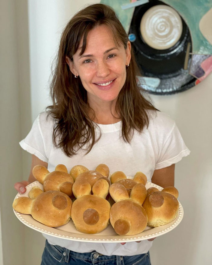 Jennifer Garner: A Candid Easter Selfie Without Glam
