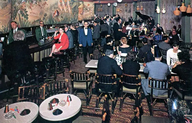Nevele Country Club’s Mardi Gras at the Safari Lounge, Ellenville, New York: tropical flair meets country charm.