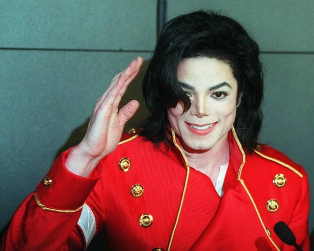 Despite her father’s affection, she was never fully accepted by her siblings, including Michael Jackson