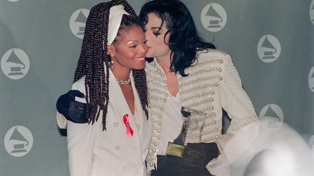 In her book, Joh’Vonnie opens up about her complicated relationship with Michael Jackson, reflecting on the distance and tension that existed between them.