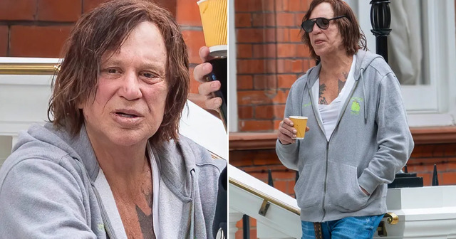 The image, showing the 72-year-old actor with dark hair, revealed a face that appeared to have changed yet again.