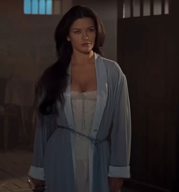 Catherine Zeta-Jones’ Smoking Incident and Attitude in the Studio