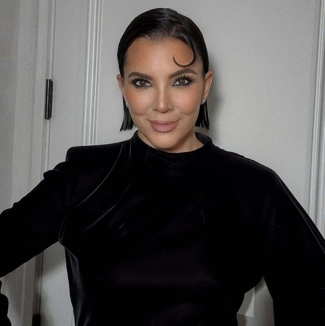 From momager to trendsetter, Kris’s youthful glow and daring haircut stirred up admiration—and a bit of controversy.