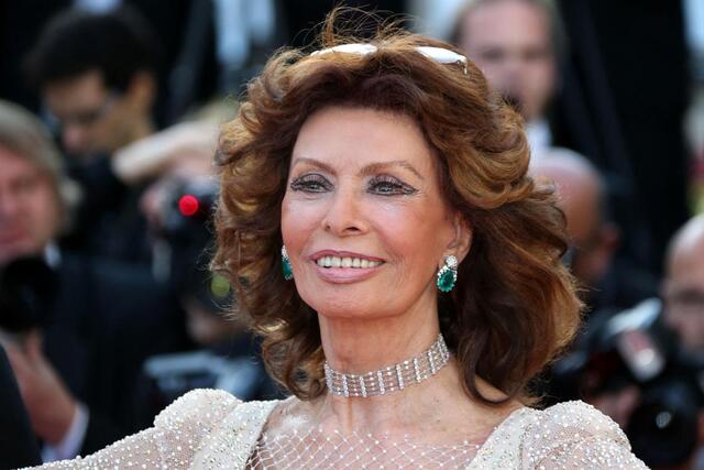 Today, Loren continues to captivate—not by clinging to youth but by embracing age with dignity and elegance