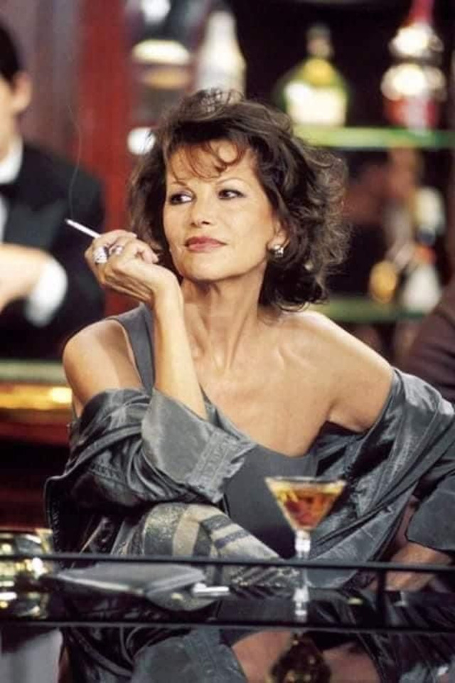 In this film scene, Cardinale’s sharp gaze and magnetic presence highlight why she became one of Europe’s greatest screen icons.