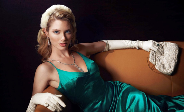 Old-Hollywood glamour—Bowlby channels classic cinema style with refined, cinematic poise.