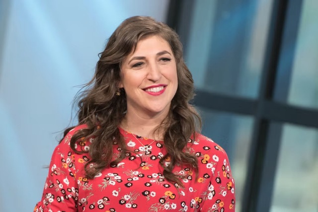 Once she gained confidence in her 40s, Mayim began to showcase her true style
