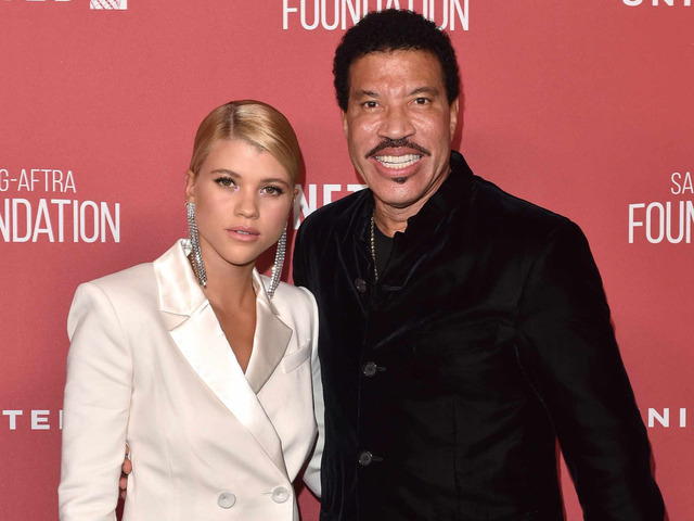 From red carpets to headlines, Sofia continues to walk proudly alongside her iconic father.