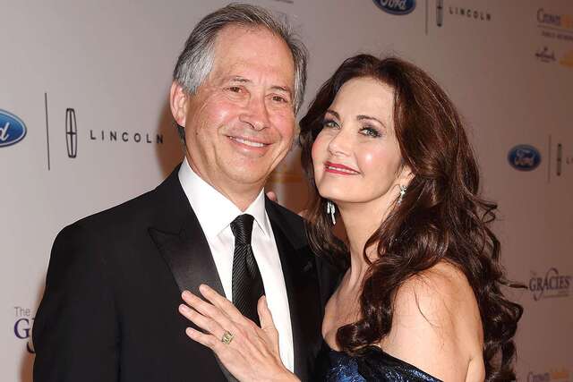 In 1984, she married attorney Robert A. Altman, with whom she raised two children