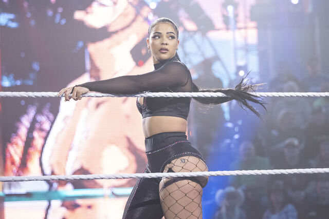 Jaida Parker’s tights ripped during an NXT triple threat match, creating an awkward yet viral moment that fans couldn’t stop talking about.