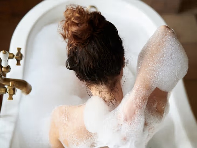 6 Shocking Health Benefits of Taking Regular Baths You Never Knew