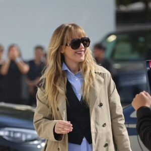 Jennifer Lawrence Sparks Beauty Debate: A Moment of Authenticity or Cosmetic Controversy?