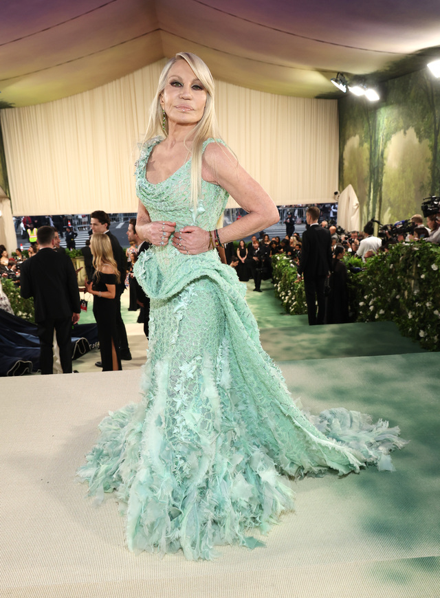 One of the most discussed aspects of Donatella’s Met Gala appearance was her evolving appearance