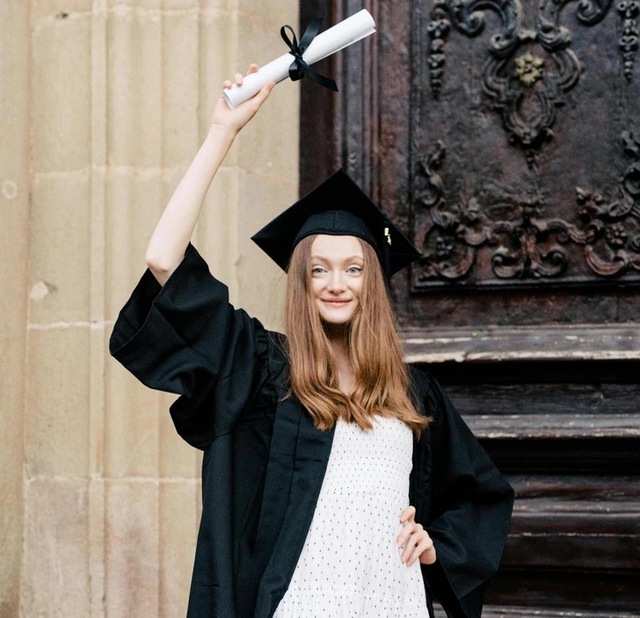 The first public indication of Tina’s rejection came on the day of her high school graduation.