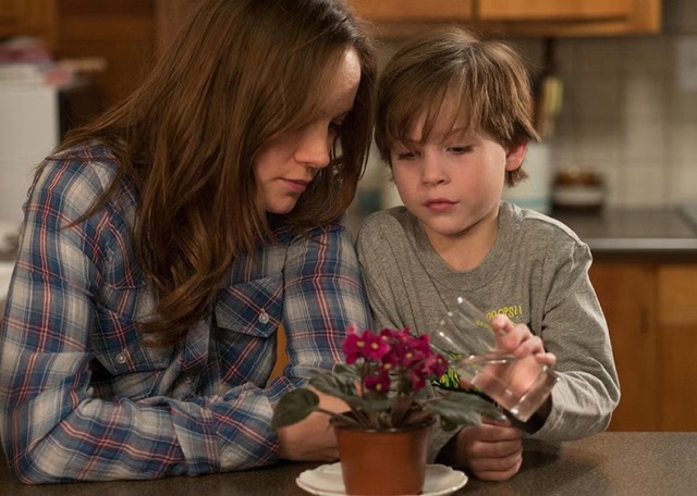 To fully immerse herself in the role of Joy, Brie Larson went above and beyond in her preparation, physically, mentally, and emotionally.