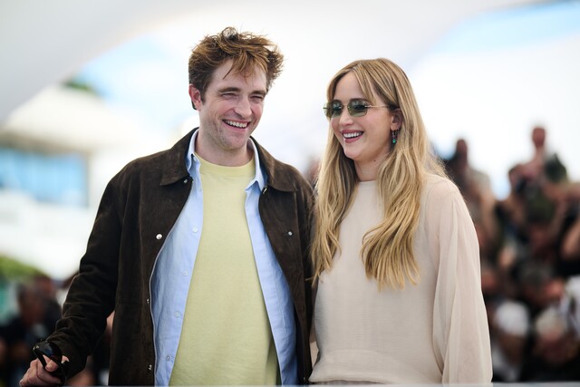 Jennifer also spoke candidly about intimacy scenes and the trust she built with Pattinson