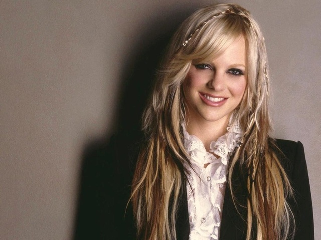 She impressed audiences in Just Friends as an eccentric pop star, bringing both chaos and heart to the character.