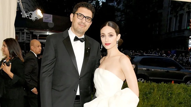 Together, they have two children and maintain a life centered on creativity and mutual support.