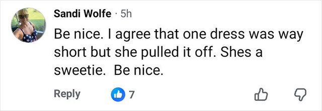 A fan defends Gwen Stefani’s bold outfit choice, acknowledging its short length but praising her for confidently pulling it off during the Rockefeller Tree Lighting performance.