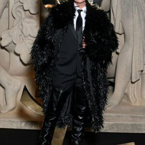 Linda Evangelista’s Over-Sized Fur Coat at Paris Fashion Week