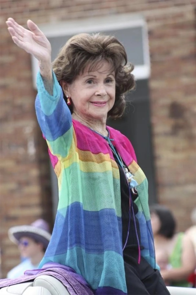 As the decades rolled by, Caren outlived the Golden Age she helped create