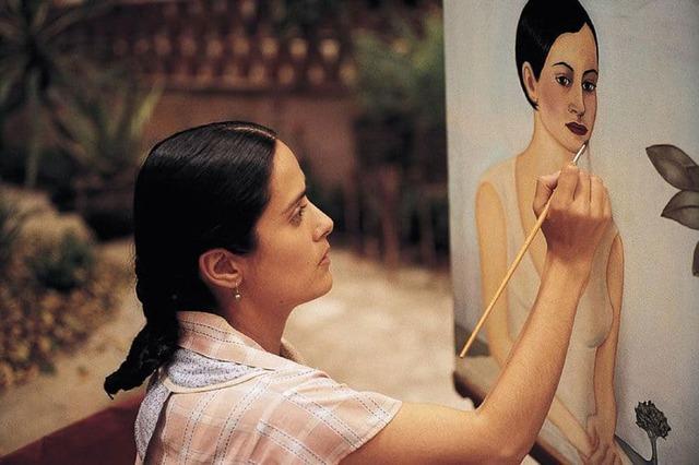 By utilizing a rich color palette and symbolic imagery, Taymor and Hayek allowed the audience to step inside the paintings.