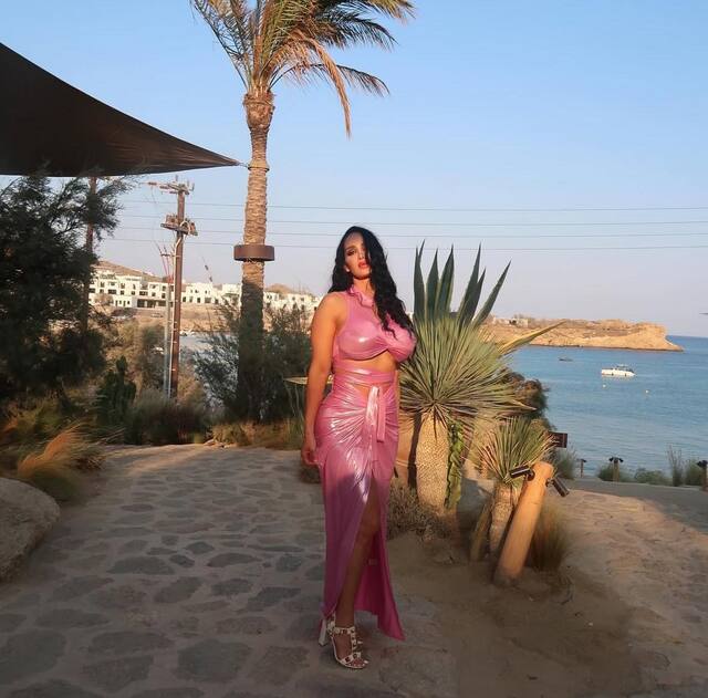 Today, Amy Anderssen occupies a refined position in the digital space